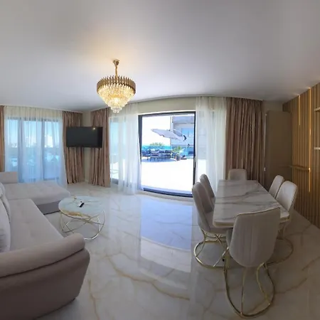 Apartment Penthouse Rico *