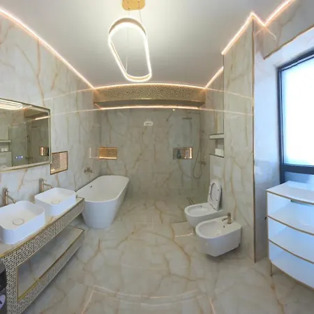 Penthouse Rico *